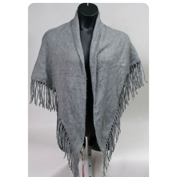 NWT Vince Camuto Ladies Heather Grey Triangle Wrap with Fringe O/S MSRP $38 - Picture 1 of 7
